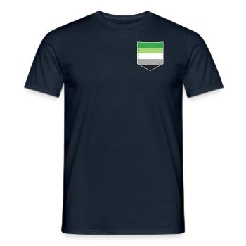 LGBTQ Aromantic Pride Flag Pocket - Männer T-Shirt - Navy - Vorne - AI Model Male 178 light (178cm)