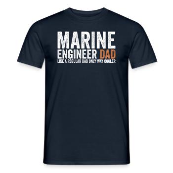 Papa - Ingénieur maritime - T-shirt homme - marine - Devant - AI Model Male 178 light (178cm)