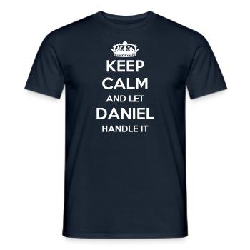 Keep Calm Handle It - Prénom Nom Drôle Daniel - T-shirt homme - marine - Devant - AI Model Male 178 light (178cm)