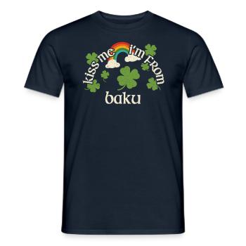 Embrasse-moi - Fête de la Saint-Patrick Bakou - T-shirt homme - marine - Devant - AI Model Male 178 light (178cm)