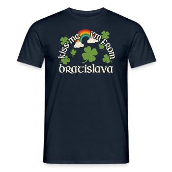 Küss mich - St. Patricks Day Bratislava - Männer T-Shirt - Navy - Vorne - AI Model Male 178 light (178cm)