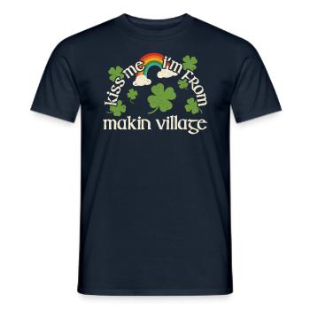 Küss mich - St. Patricks Day Makin Village - Männer T-Shirt - Navy - Vorne - AI Model Male 178 light (178cm)