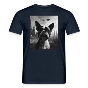 AliDog - Alien Selfie Boston Terrier UFO - Men's T-Shirt - navy - Front - AI Model Male 178 light (178cm)