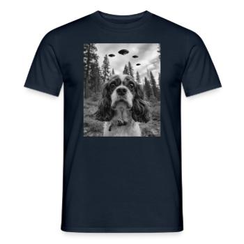 Chien - Alien Selfie Cavalier UFO - T-shirt homme - marine - Devant - AI Model Male 178 light (178cm)