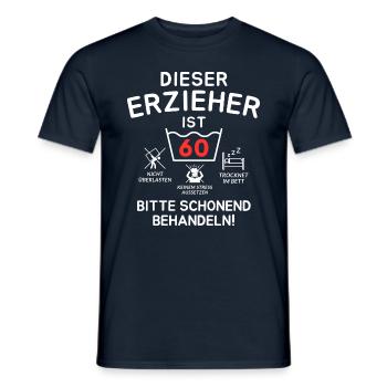 Dieser Erzieher ist 60. Schonend behandeln - Männer T-Shirt - Navy - Vorne - AI Model Male 178 light (178cm)