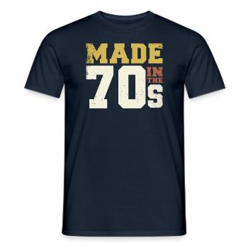 1970 Rétro Made in the 70s 50 ans - T-shirt homme - marine - Devant - AI Model Male 178 light (178cm)