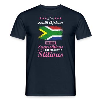 Südafrikanerin Geschenk lustiger Spruch Südafrika - Männer T-Shirt - Navy - Vorne - AI Model Male 178 light (178cm)