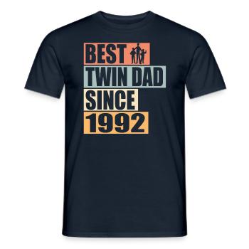 Zwillinge Vater Zwillingsvater seit 1992 - Männer T-Shirt - Navy - Vorne - AI Model Male 178 light (178cm)