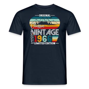 Jahrgang 1966 56. Geburtstag Geschenk August Fun - Männer T-Shirt - Navy - Vorne - AI Model Male 178 light (178cm)