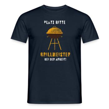 Grillmeister bei der Arbeit BBQ Fan T-Shirt - Männer T-Shirt - Navy - Vorne - AI Model Male 178 light (178cm)