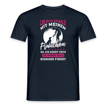 Leg dich niemals mit meinem Frauchen an - Männer T-Shirt - Navy - Vorne - AI Model Male 178 light (178cm)