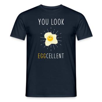 Oeufs Jeu de mots - T-shirt homme - marine - Devant - AI Model Male 178 light (178cm)