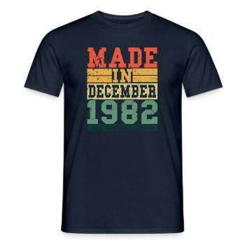 1982 Anniversaire Décembre Vintage Dicton - T-shirt homme - marine - Devant - AI Model Male 178 light (178cm)
