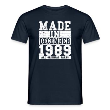 1989 Anniversaire Décembre Vintage Dicton - T-shirt homme - marine - Devant - AI Model Male 178 light (178cm)