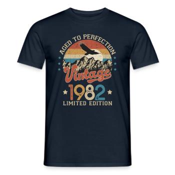 1982 Humour anniversaire 40 ans âge perfection - T-shirt homme - marine - Devant - AI Model Male 178 light (178cm)