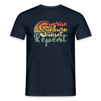 Retro Vintage Sun Beach 2022 Tropical Hello Summer - Männer T-Shirt - Navy - Vorne - AI Model Male 178 light (178cm)