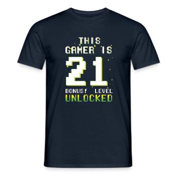Ce gamer amateur de jeux vidéo Gamer Age 21 - T-shirt homme - marine - Devant - AI Model Male 178 light (178cm)