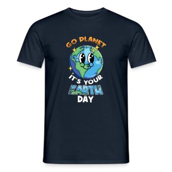 Go Planet C’est votre Jour de la Terre - T-shirt homme - marine - Devant - AI Model Male 178 light (178cm)