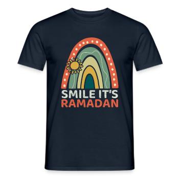 Sourire C’est le Ramadan Aïd Moubarak Joie - T-shirt homme - marine - Devant - AI Model Male 178 light (178cm)