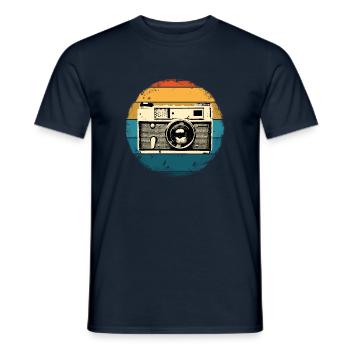 Vintage Retro Kamera - Männer T-Shirt - Navy - Vorne - AI Model Male 178 light (178cm)