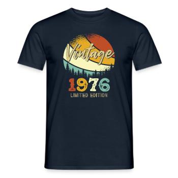 Vintage 1976 Limited - Männer T-Shirt - Navy - Vorne - AI Model Male 178 light (178cm)