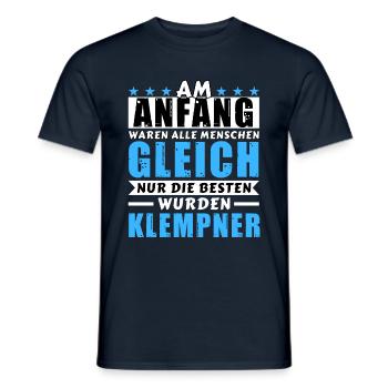 Am Anfang waren alle gleich - Klempner Edition - Männer T-Shirt - Navy - Vorne - AI Model Male 178 light (178cm)