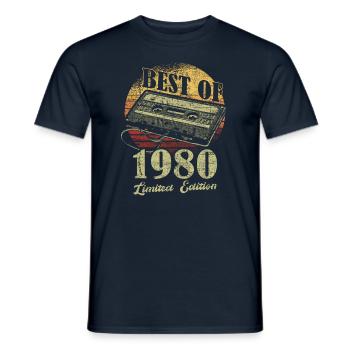 Best Of 1980 Retro Cassette Tape - Männer T-Shirt - Navy - Vorne - AI Model Male 178 light (178cm)