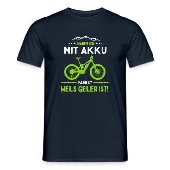 E-MTB Warum Ich Mit Akku Fahre E-Bike - Männer T-Shirt - Navy - Vorne - AI Model Male 178 light (178cm)