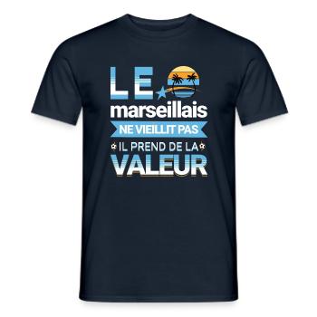 Le Marseillais Ne Vieillis Pas - T-shirt homme - marine - Devant - AI Model Male 178 light (178cm)