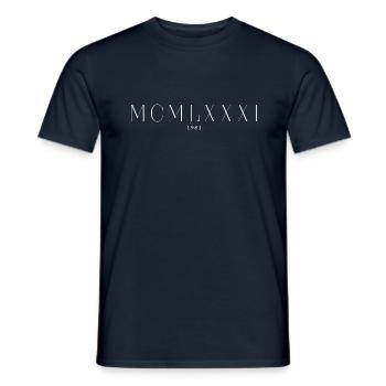 Römische Zahl Geburtsjahr Made in 1981 - Männer T-Shirt - Navy - Vorne - AI Model Male 178 light (178cm)
