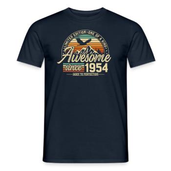 Awesome since 1954 Vintage Jahrgang Geburtstag - Männer T-Shirt - Navy - Vorne - AI Model Male 178 light (178cm)