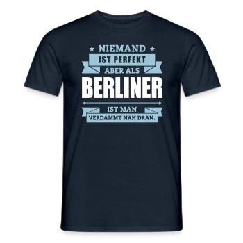 Funshirt Berliner - Männer T-Shirt - Navy - Vorne - AI Model Male 178 light (178cm)