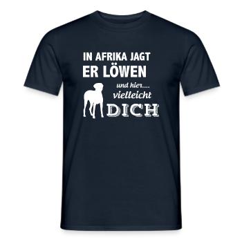 In Afrika jagt er Löwen - Männer T-Shirt - Navy - Vorne - AI Model Male 178 light (178cm)