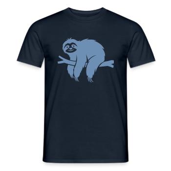 Minimalistisches Faultier entspannt auf einem Ast - Männer T-Shirt - Navy - Vorne - AI Model Male 178 light (178cm)