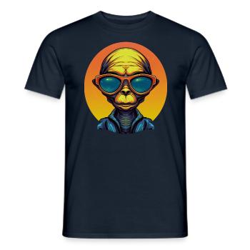 Cooler Alien im Sunset: Lässiges Extraterrestrial - Männer T-Shirt - Navy - Vorne - AI Model Male 178 light (178cm)