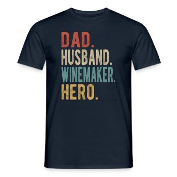 Winzer Papa Ehemann Held - Männer T-Shirt - Navy - Vorne - AI Model Male 178 light (178cm)