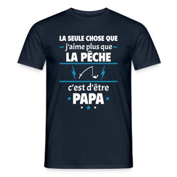 Plus que la pêche c'est d'être papa, noël - T-shirt homme - marine - Devant - AI Model Male 178 light (178cm)