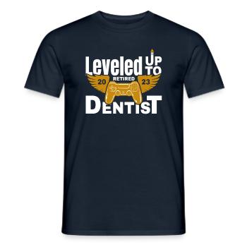 Retraite Dentiste retraité Retraite 2023 - T-shirt homme - marine - Devant - AI Model Male 178 light (178cm)