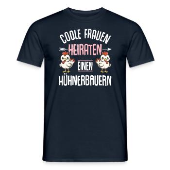 Frau von Hühnerbauer Huhn Hühnerbäuerin - Männer T-Shirt - Navy - Vorne - AI Model Male 178 light (178cm)