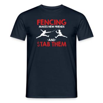 L’escrime se fait de nouveaux amis et les poignarde - T-shirt homme - marine - Devant - AI Model Male 178 light (178cm)