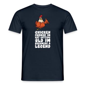 Un éleveur de poulets dans le besoin vieillit - T-shirt homme - marine - Devant - AI Model Male 178 light (178cm)