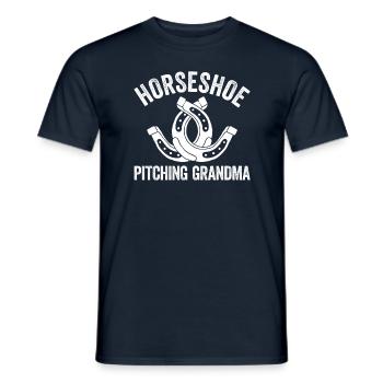 Horseshoe Pitching Grandma - Männer T-Shirt - Navy - Vorne - AI Model Male 178 light (178cm)