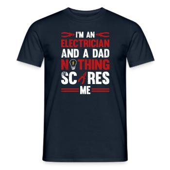 Elektriker Spruch Elektrikergeselle - Männer T-Shirt - Navy - Vorne - AI Model Male 178 light (178cm)