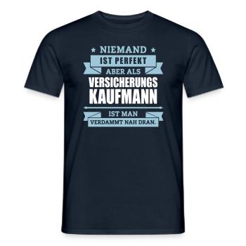 Fun Versicherungskaufmann - Männer T-Shirt - Navy - Vorne - AI Model Male 178 light (178cm)