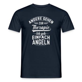 Andere gehen zur Therapie. Ich geh angeln! - Männer T-Shirt - Navy - Vorne - AI Model Male 178 light (178cm)