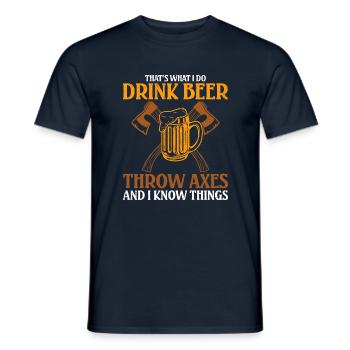 Was Ich Tue Bier Trinken Äxte Werfen - Männer T-Shirt - Navy - Vorne - AI Model Male 178 light (178cm)