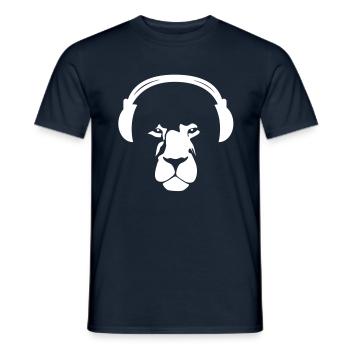 Lion avec des écouteurs - T-shirt homme - marine - Devant - AI Model Male 178 light (178cm)