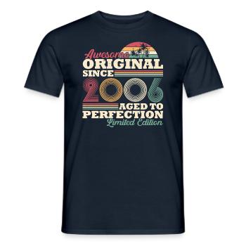 2006 vintage vintage retro cadeau d’anniversaire - T-shirt homme - marine - Devant - AI Model Male 178 light (178cm)