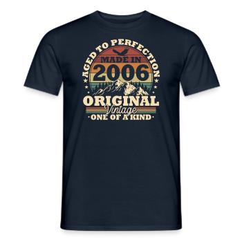 Original 2006 vintage vintage cadeau d’anniversaire - T-shirt homme - marine - Devant - AI Model Male 178 light (178cm)
