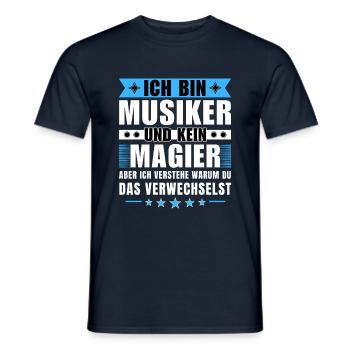 Ich bin Musiker und kein Magier - Männer T-Shirt - Navy - Vorne - AI Model Male 178 light (178cm)